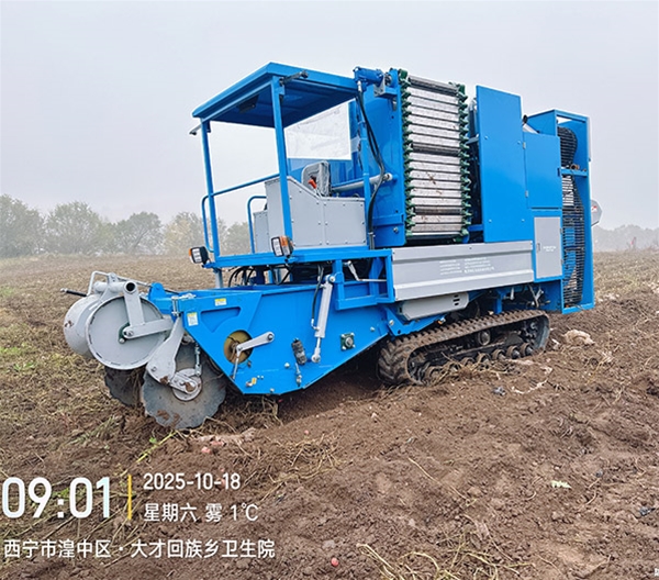 自走聯(lián)合收獲機(jī)