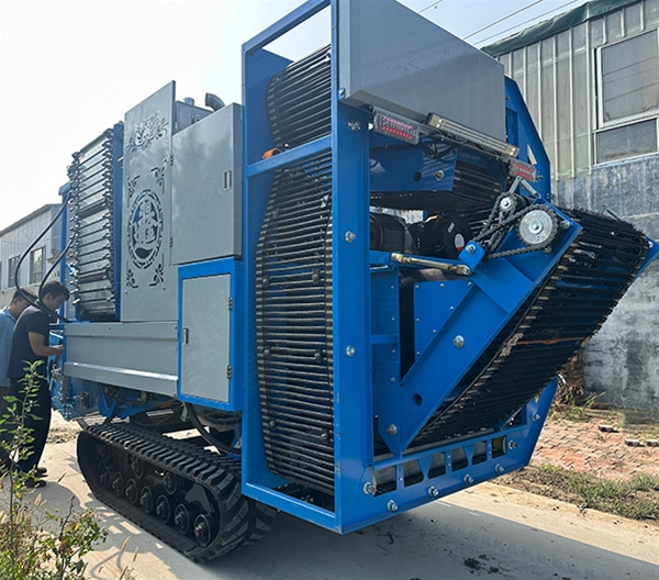 自走聯(lián)合收獲機