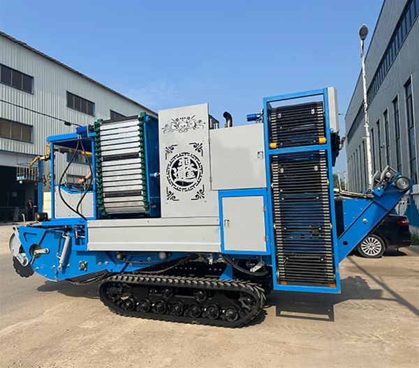 自走聯(lián)合收獲機(jī)